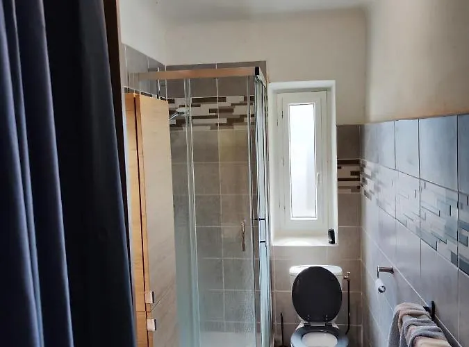 Chambre Privee Place Garibaldi Homestay szállás *